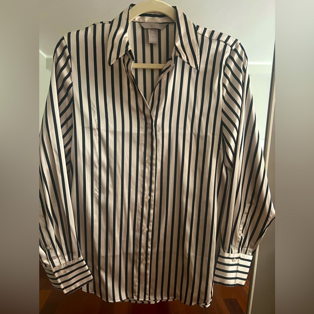 H&M women’s satin top. Size Small